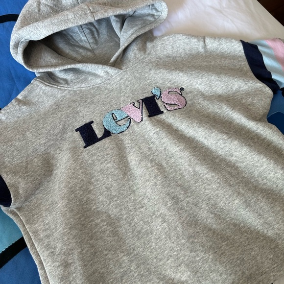 Girls Levi’s sweater sz M - Picture 4 of 4